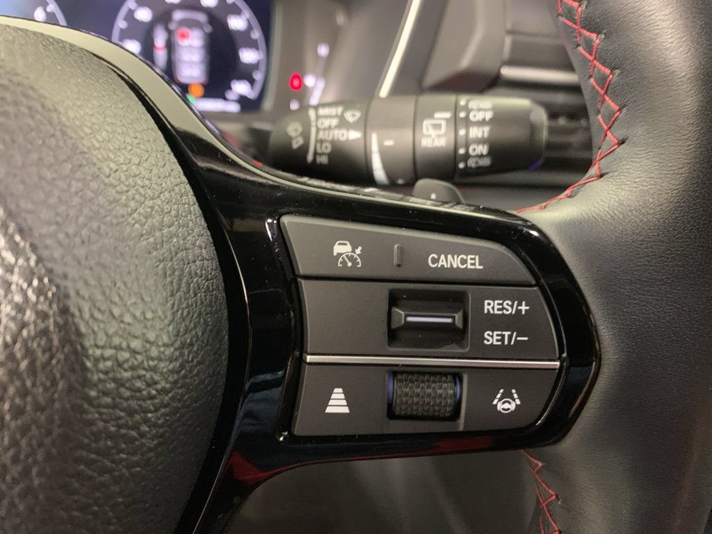 Used 2025 Honda Pilot Black Edition image 25
