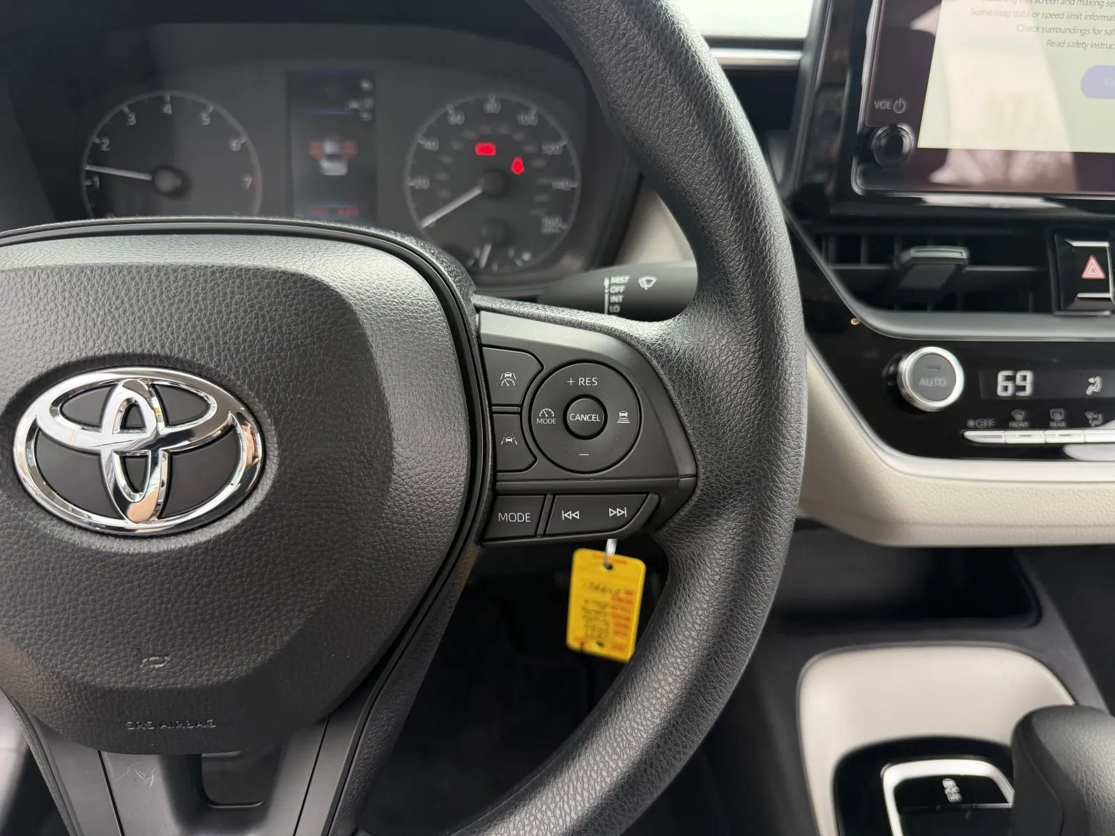 Used 2024 Toyota Corolla LE image 20