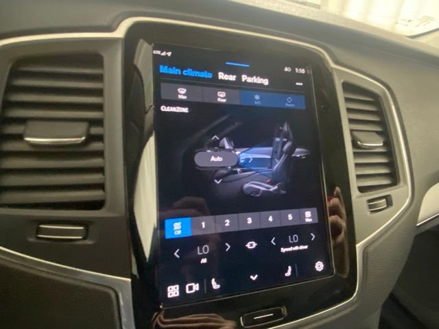 Certified 2025 Volvo XC90 B5 Core image 24