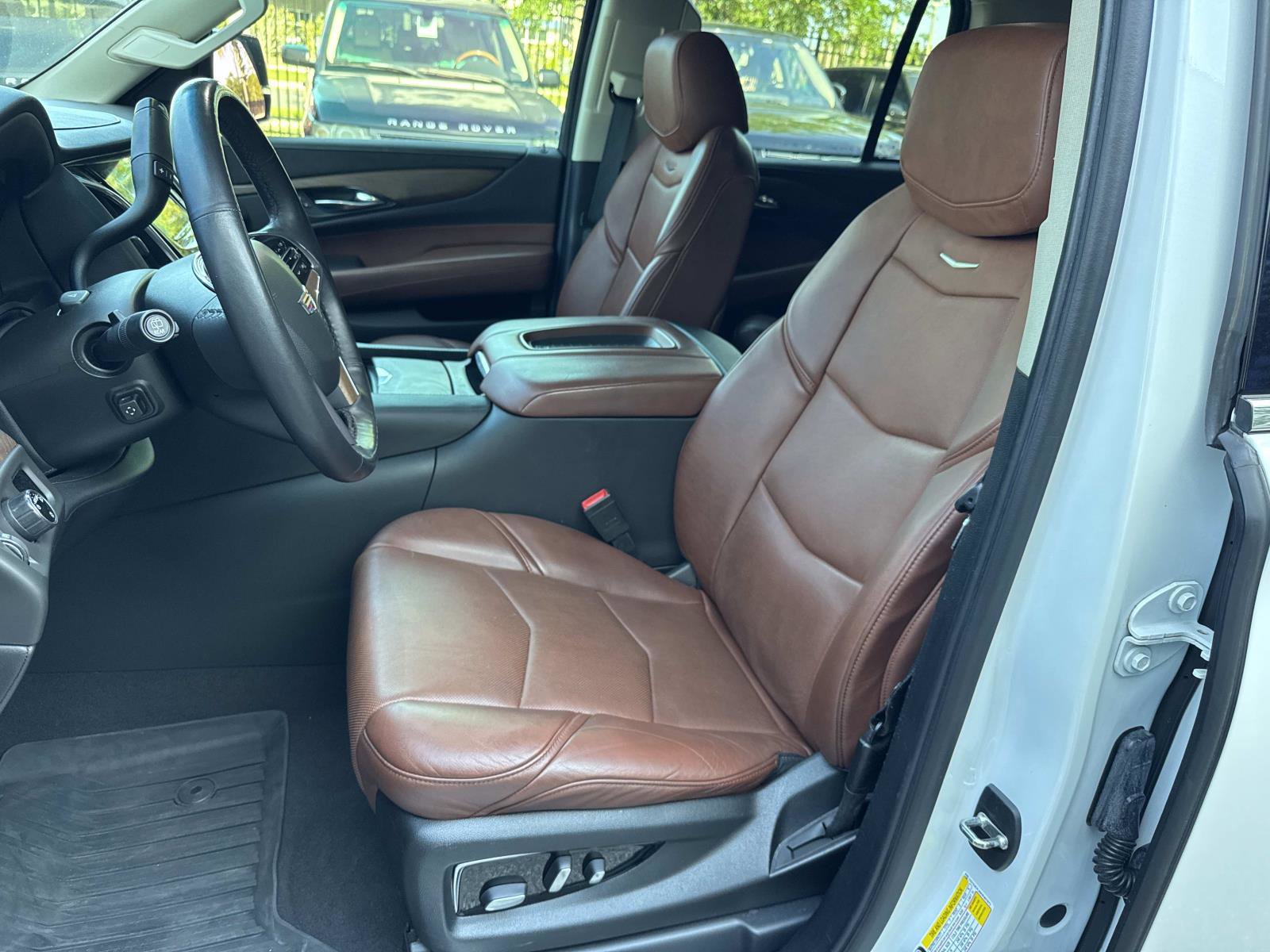 Used 2019 Cadillac Escalade Premium Luxury image 24