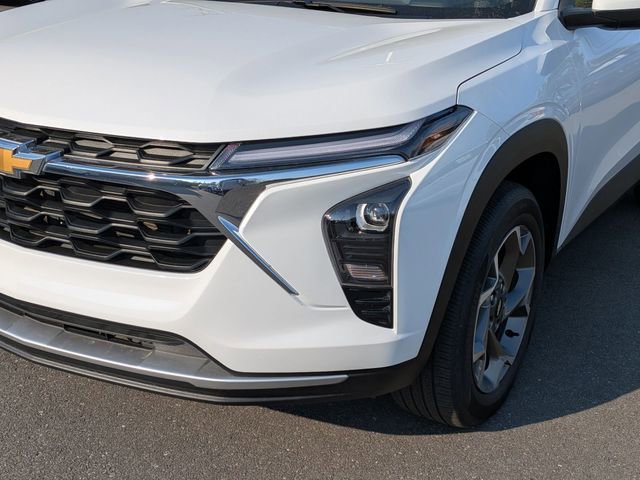 Used 2025 Chevrolet Trax LT image 10