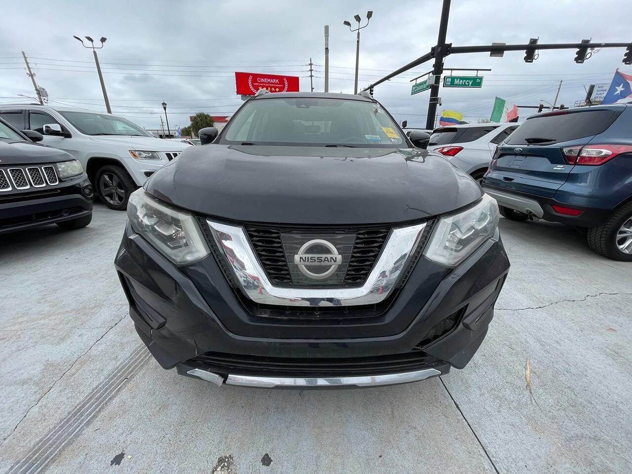 Used 2017 Nissan Rogue SL w/ SL Premium Package image 1