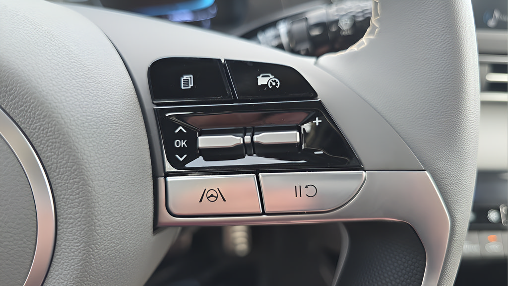 Certified 2026 Hyundai Elantra Sport FWD image 13
