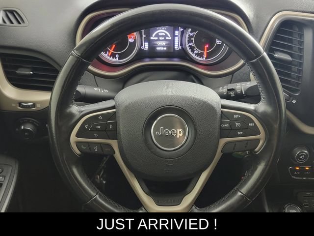Used 2016 Jeep Cherokee Latitude AWD/4WD image 26