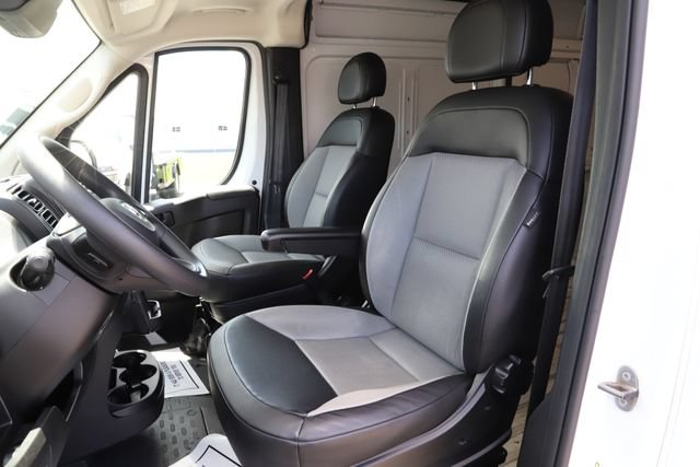 Used 2025 RAM ProMaster 2500 w/ Convenience Group FWD image 12