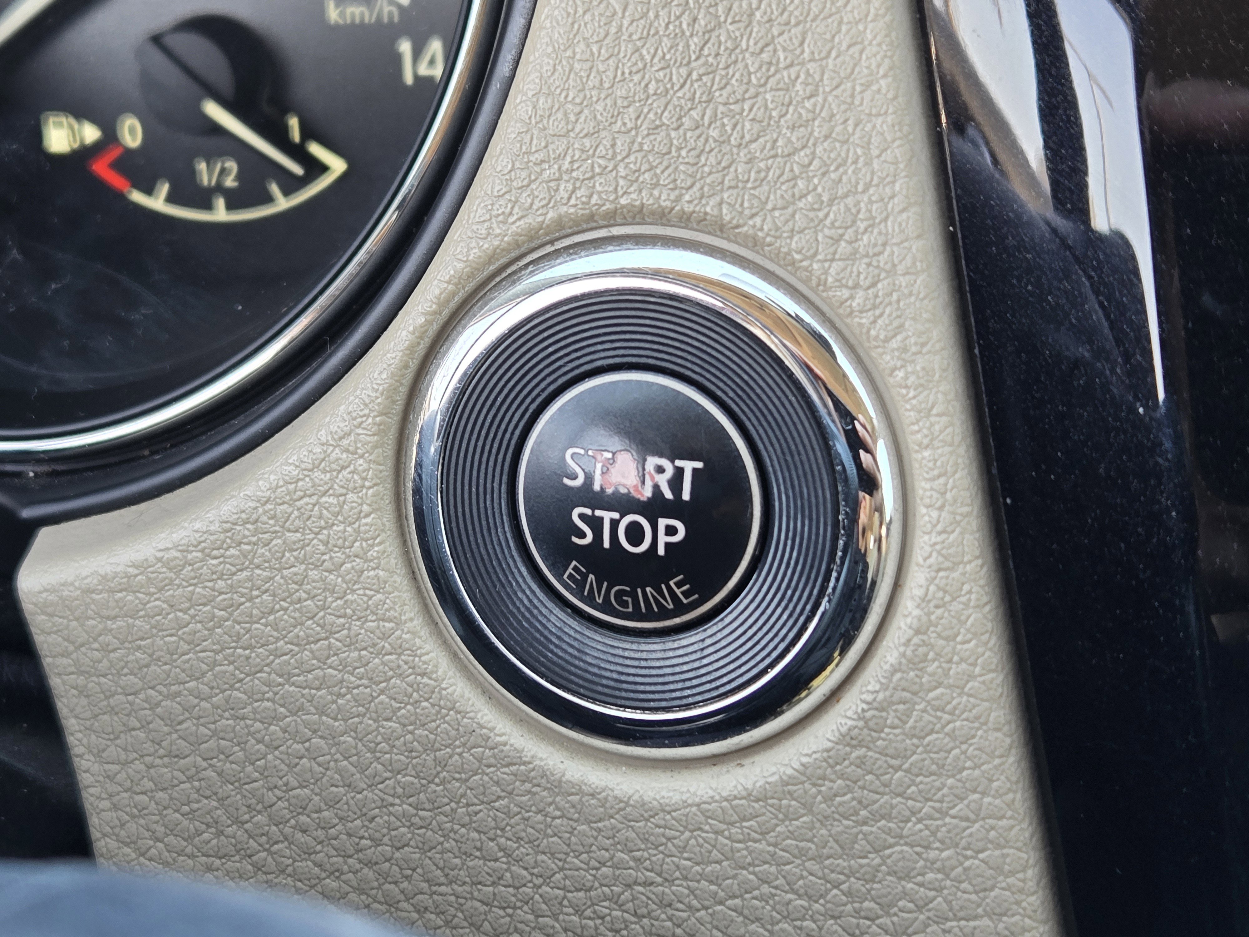 Used 2017 Nissan Rogue SL image 26