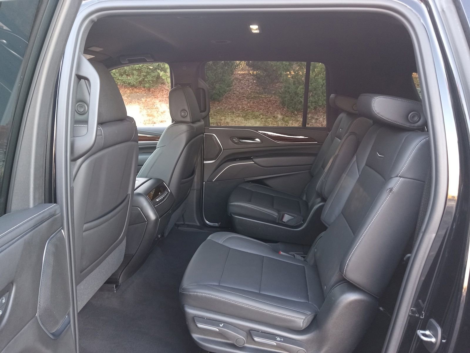 Used 2021 Cadillac Escalade ESV Luxury image 21