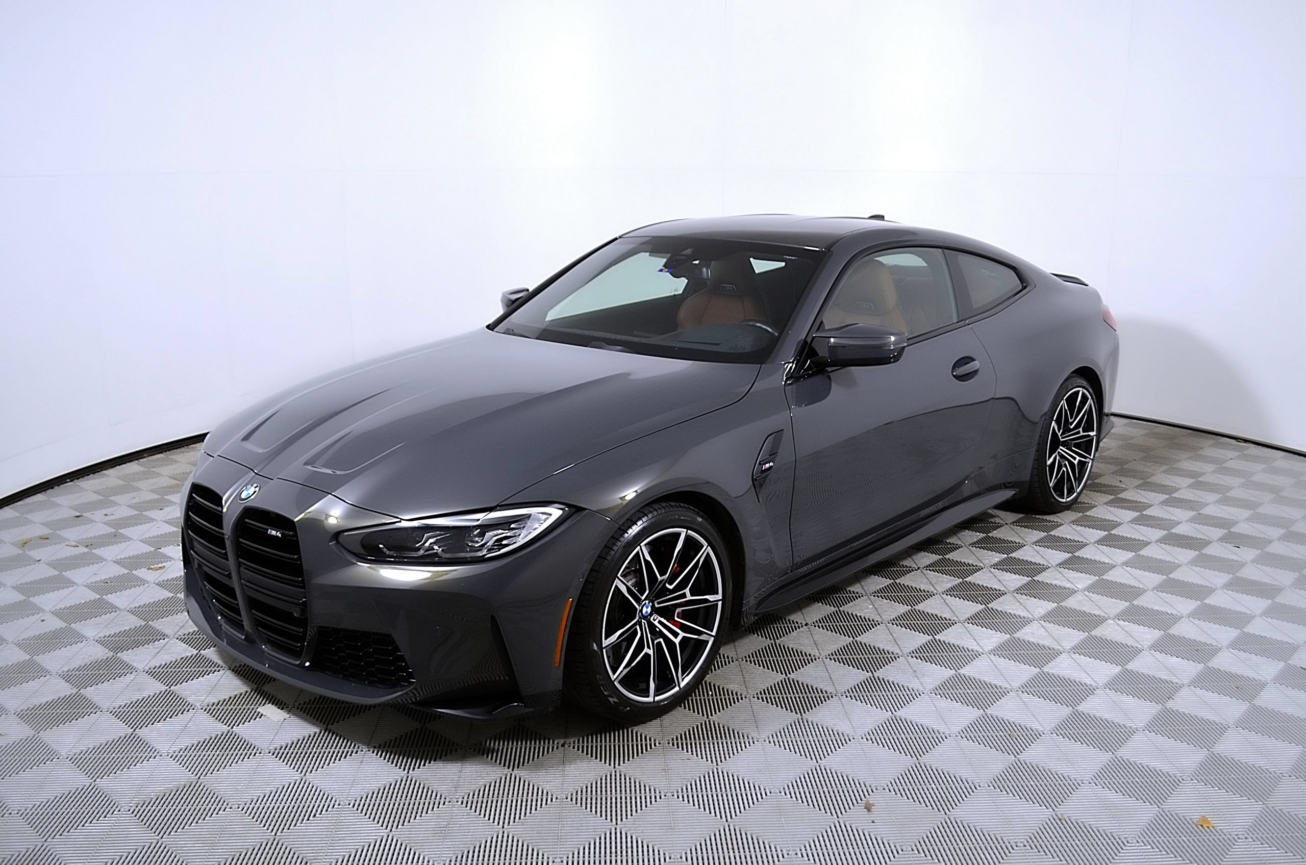 Used 2022 BMW M4 Coupe w/ Executive Package RWD image 3
