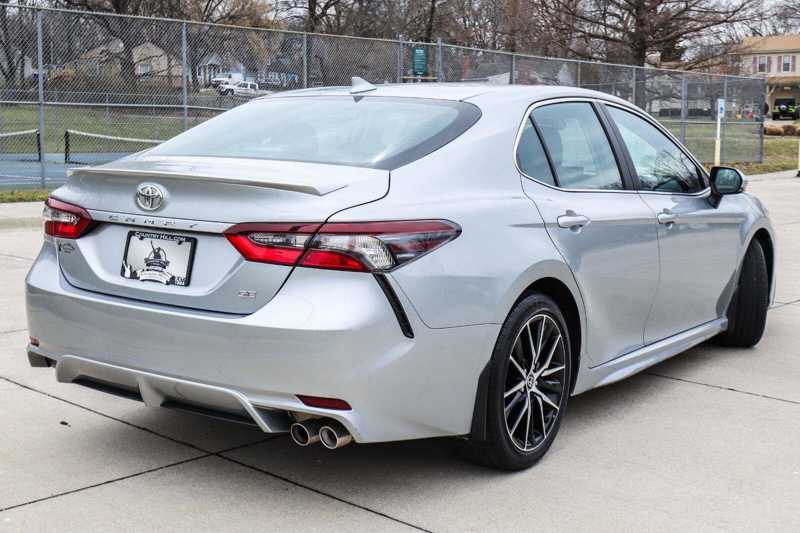 Used 2023 Toyota Camry SE FWD image 18