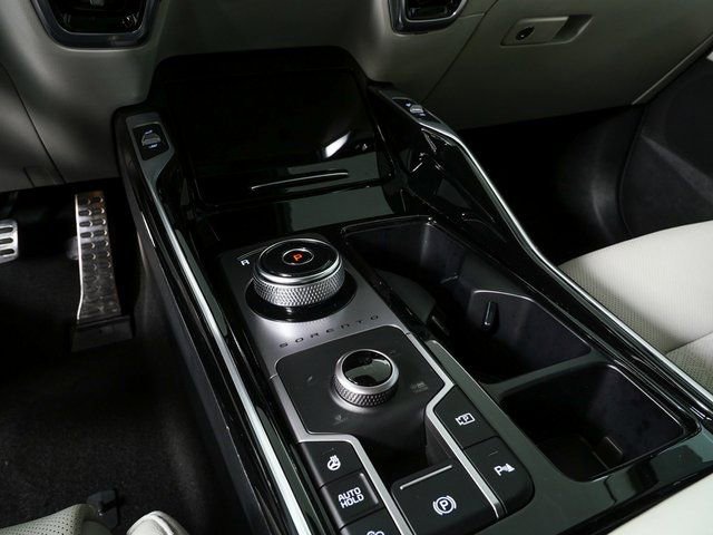 Used 2023 Kia Sorento SX Prestige w/ Panoramic Sunroof Package image 18