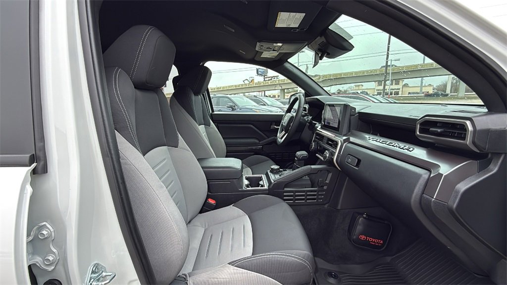 Certified 2025 Toyota Tacoma TRD Sport image 32