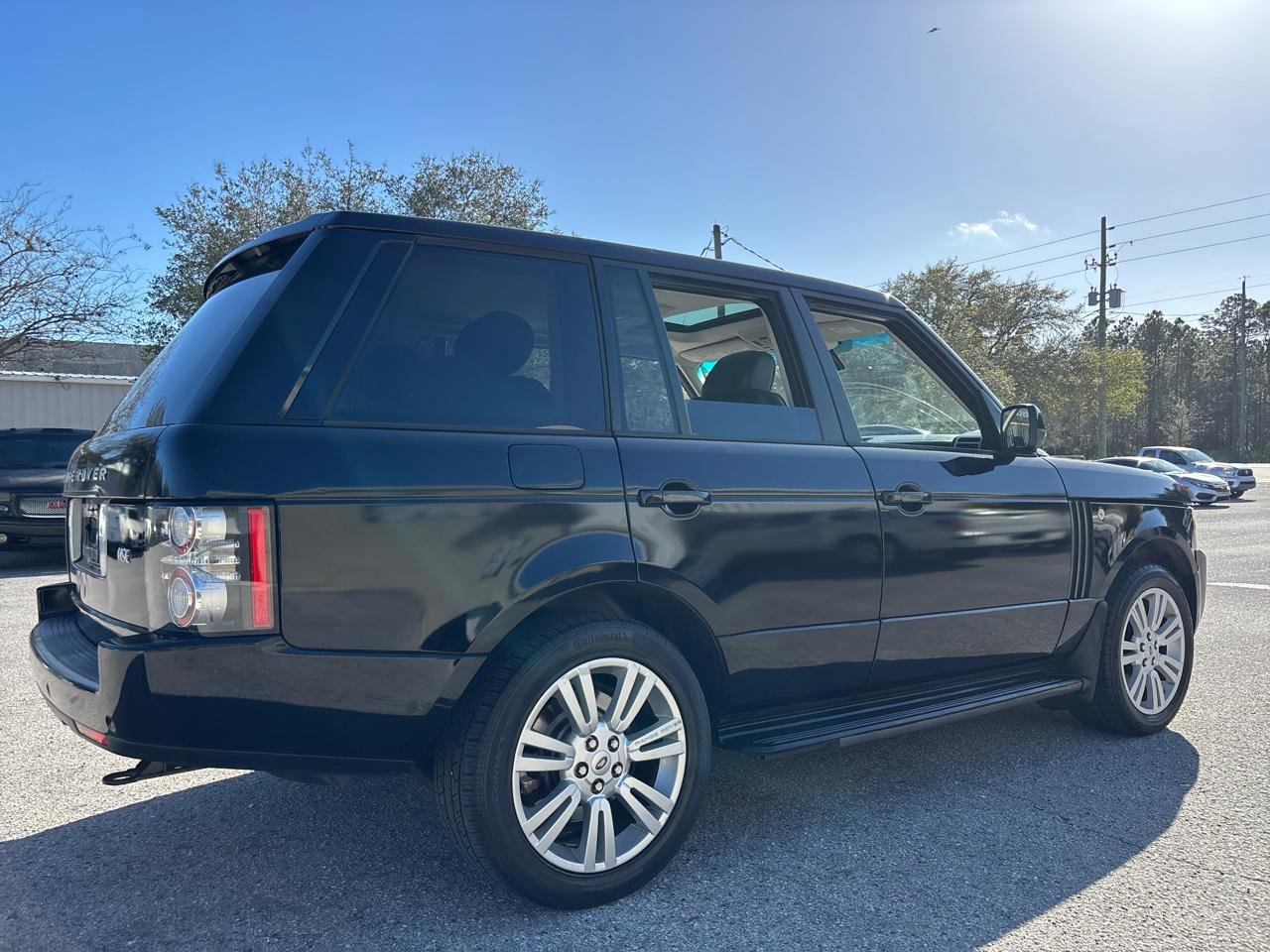 Used 2010 Land Rover Range Rover HSE image 6