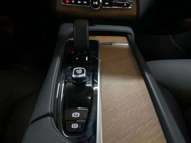 Used 2024 Volvo XC90 T8 Plus w/ Protection Package Premier AWD/4WD image 57