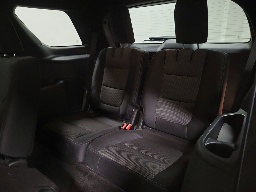 Used 2018 Ford Explorer XLT image 23