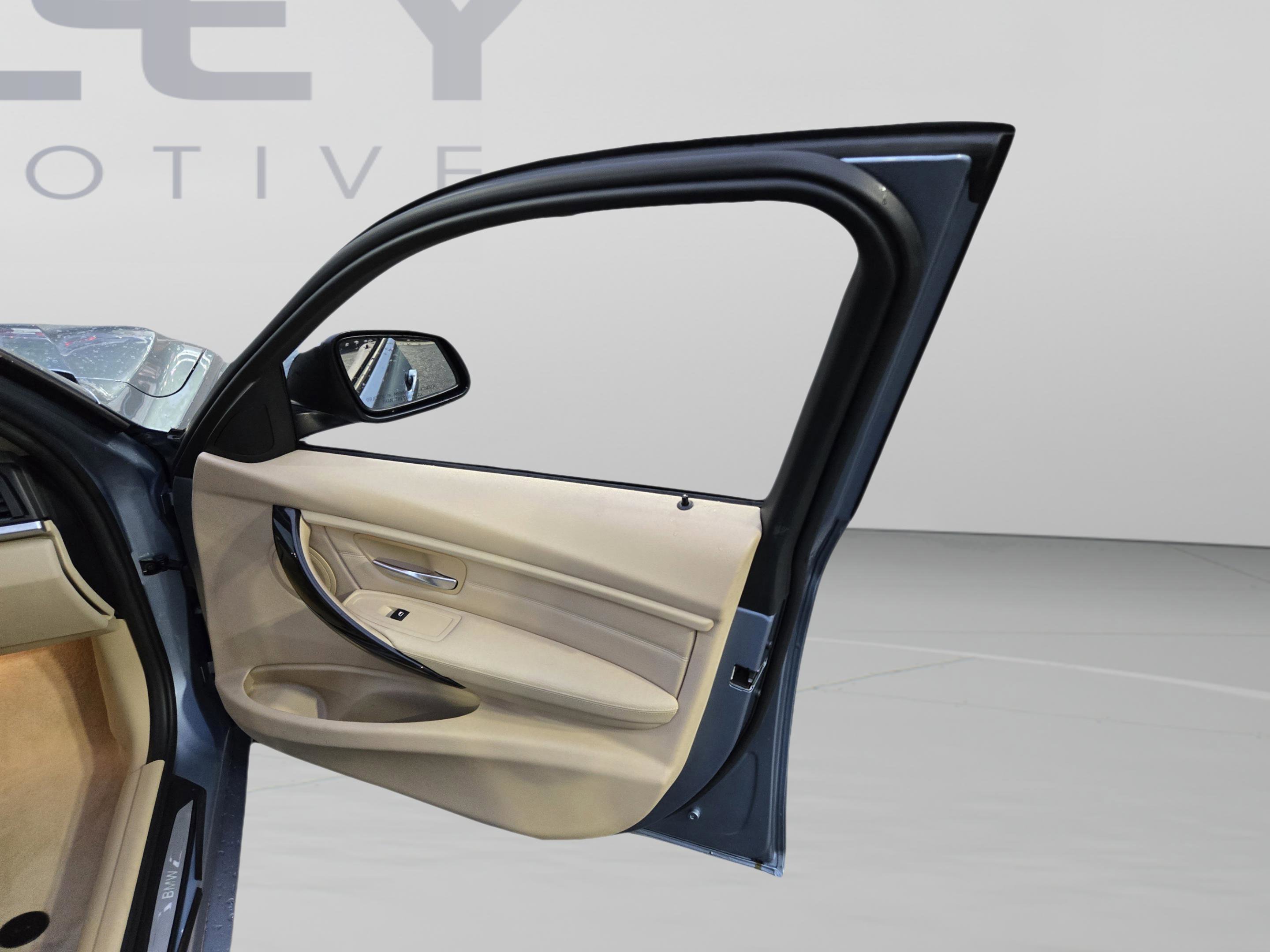 Used 2015 BMW 328i Sedan RWD image 31