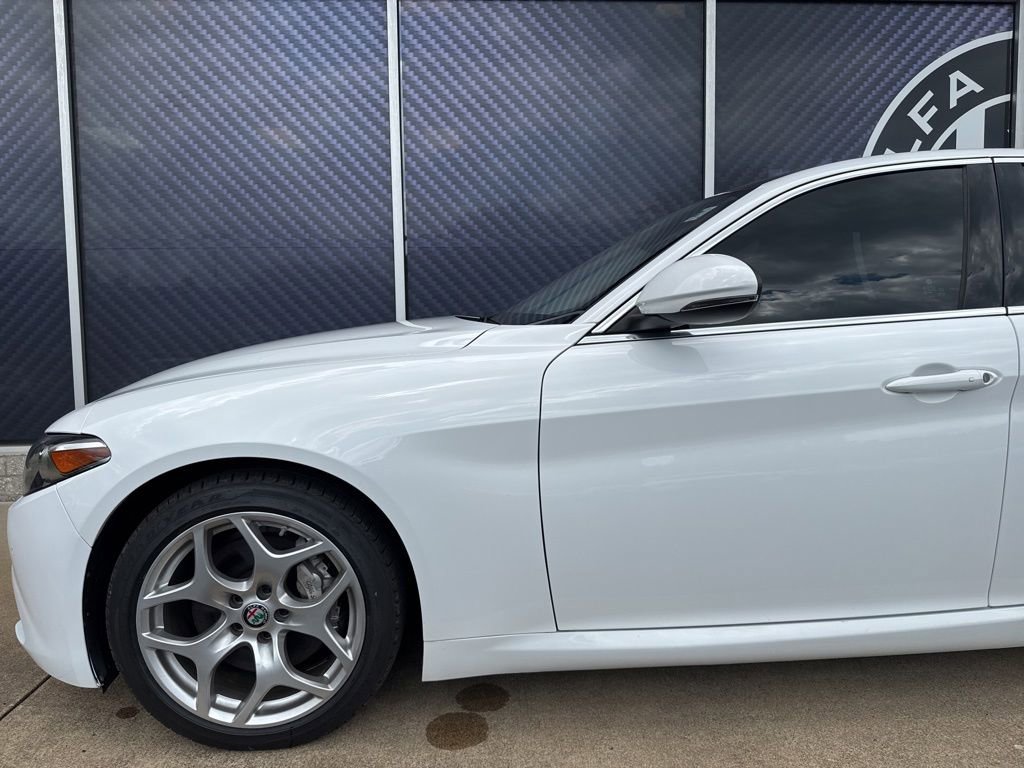 Used 2021 Alfa Romeo Giulia Ti AWD/4WD image 16