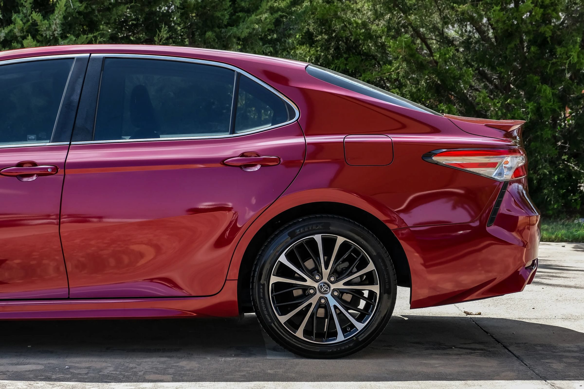 Used 2018 Toyota Camry SE FWD image 15