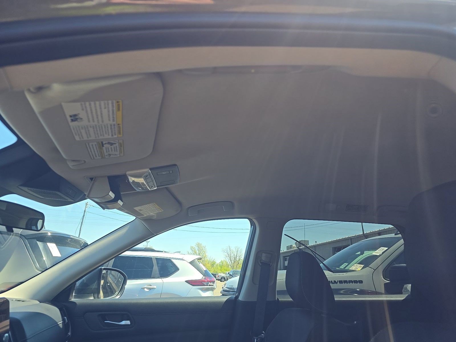 Used 2022 Nissan Pathfinder SV FWD image 17