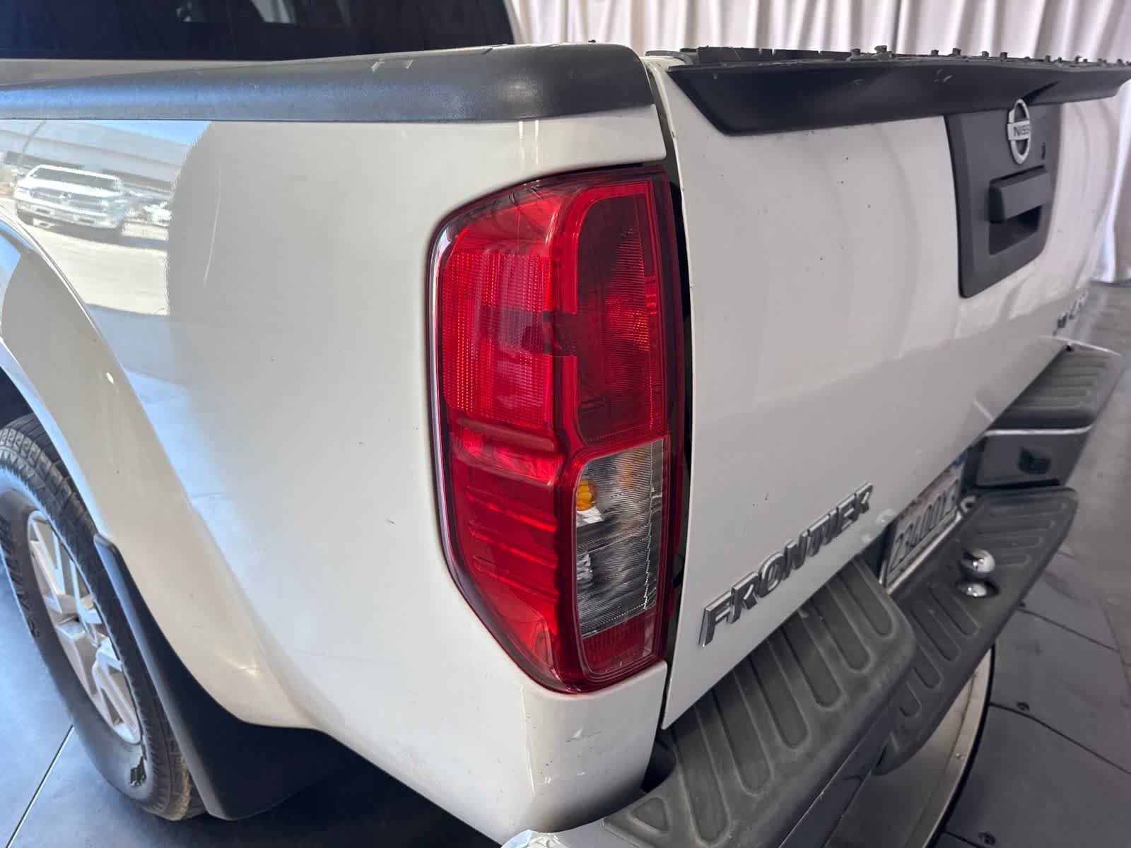 Used 2020 Nissan Frontier SV AWD/4WD image 12