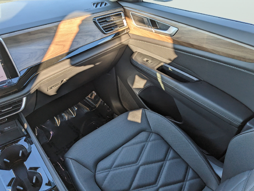 New 2026 Volkswagen Atlas SE FWD image 16