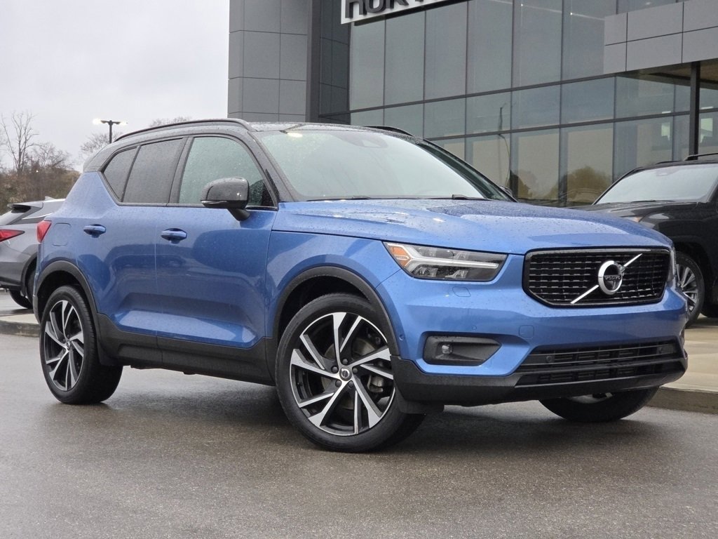 Used 2019 Volvo XC40 T5 R-Design image 2