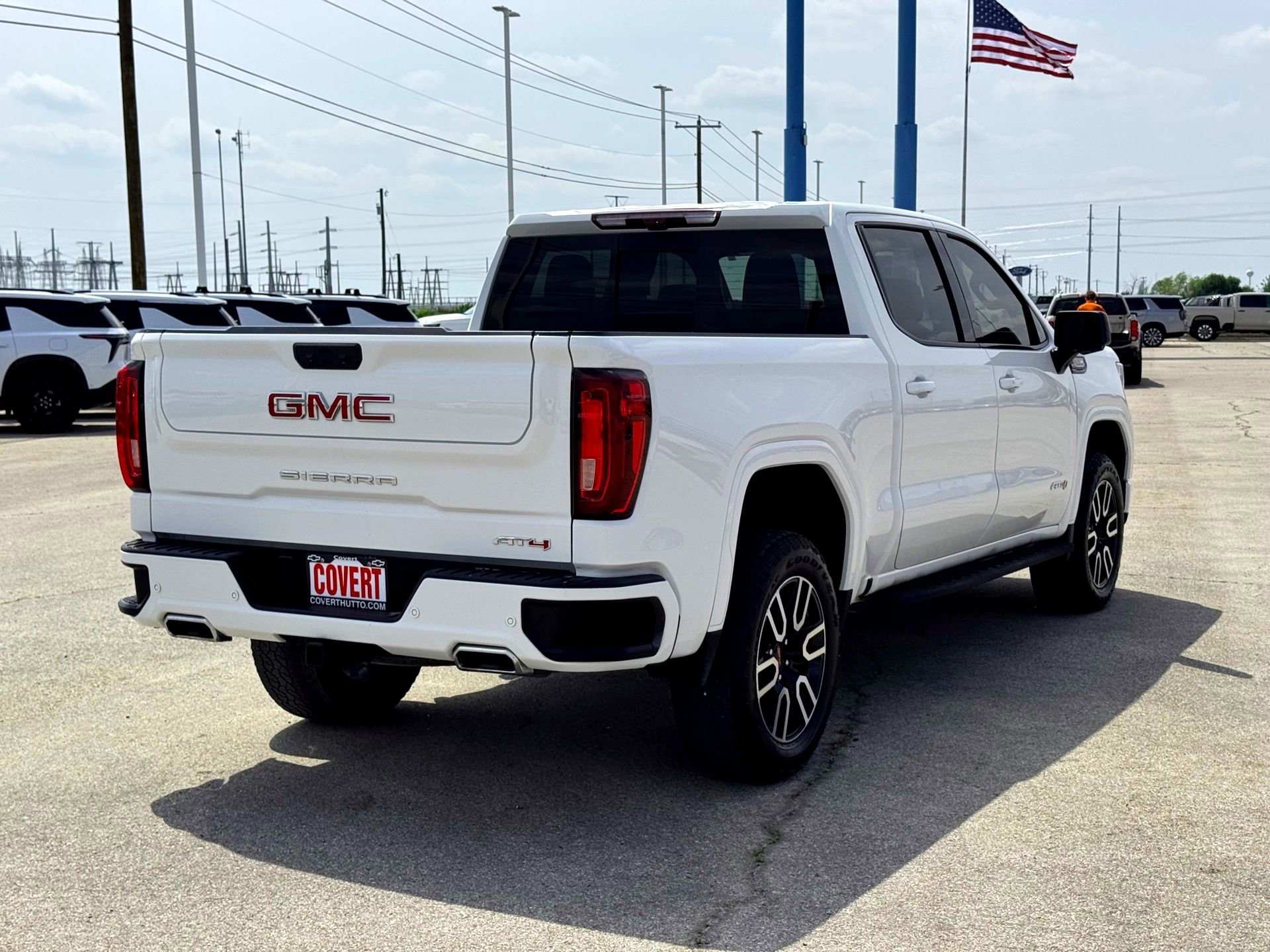 Used 2024 GMC Sierra 1500 AT4 w/ Technology Package AWD/4WD image 7