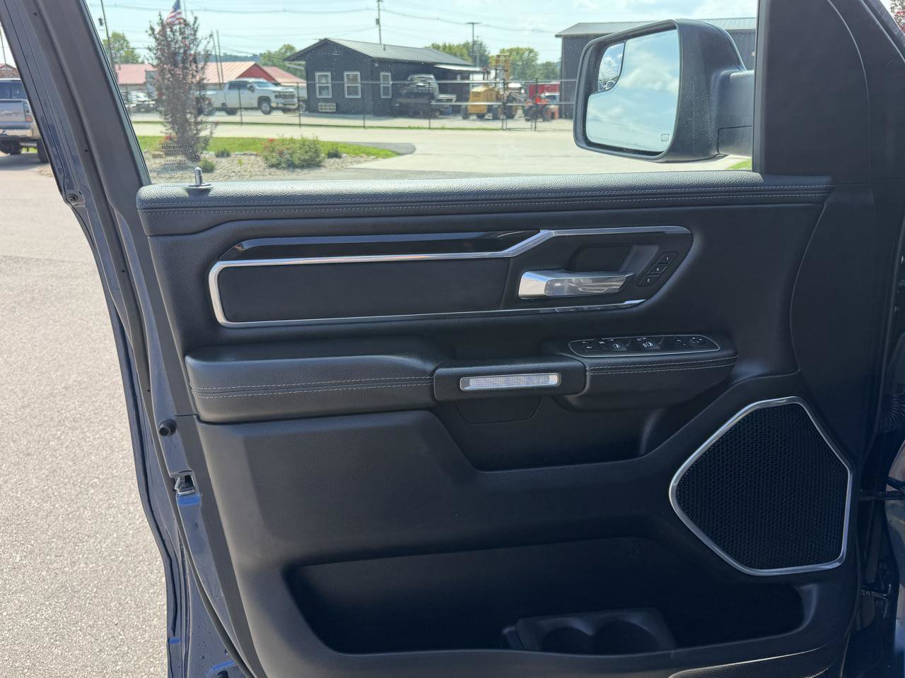 Used 2022 RAM 1500 Laramie w/ Sport Appearance Package AWD/4WD image 8