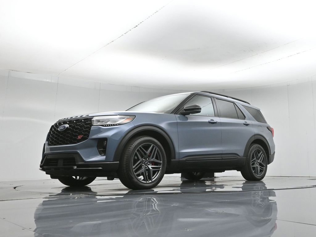 Used 2025 Ford Explorer ST image 47