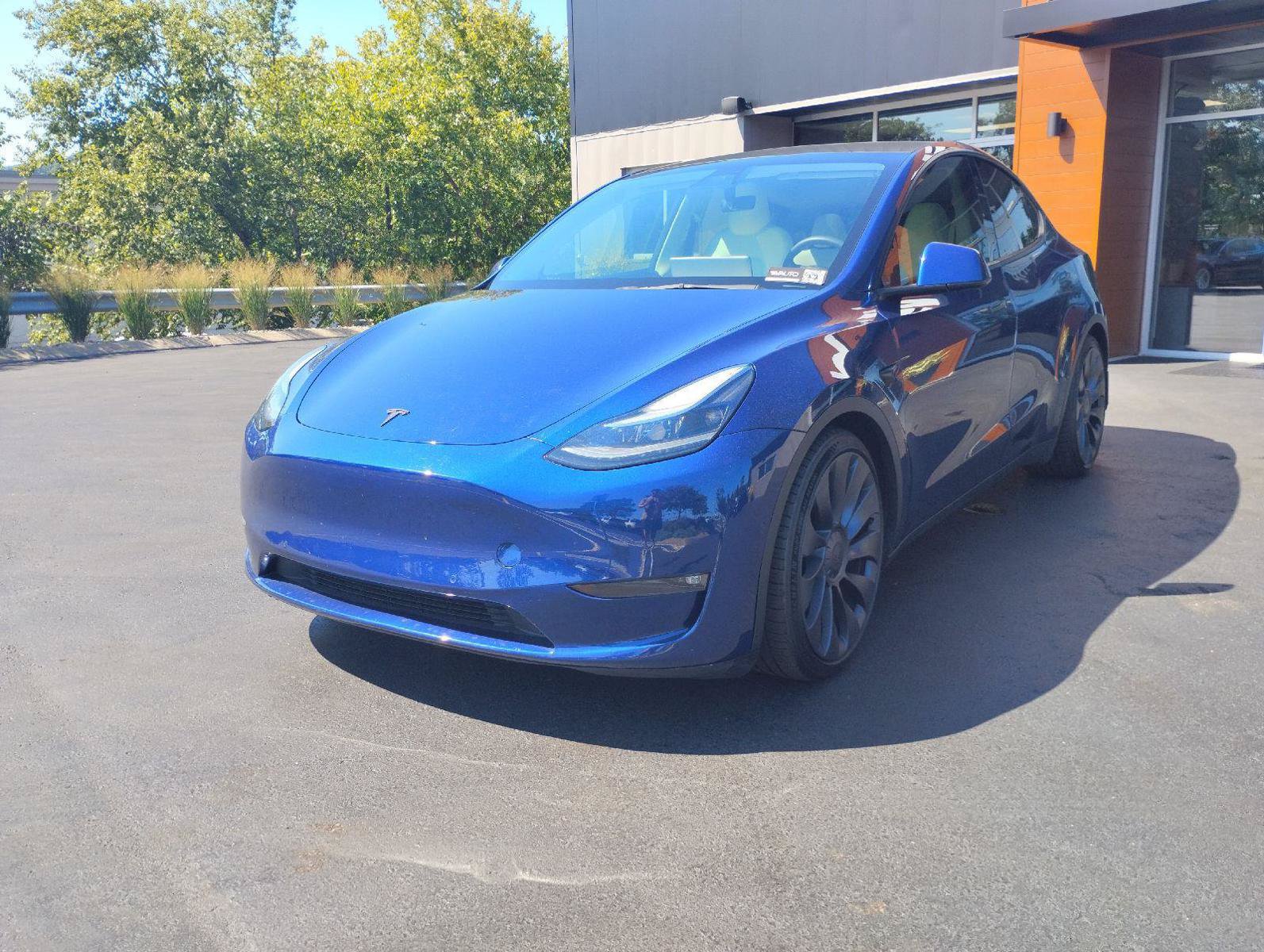 Used 2021 Tesla Model Y Performance AWD/4WD image 3