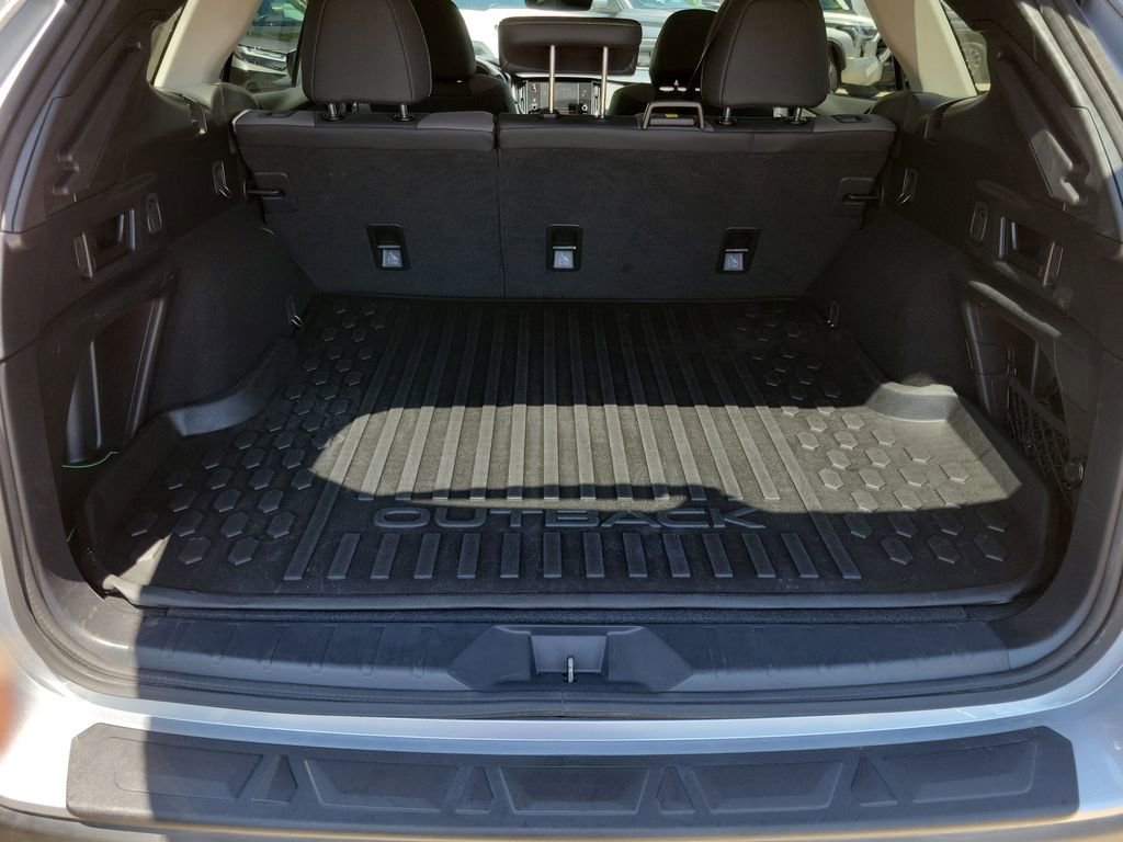 Used 2023 Subaru Outback Onyx Edition AWD/4WD image 29