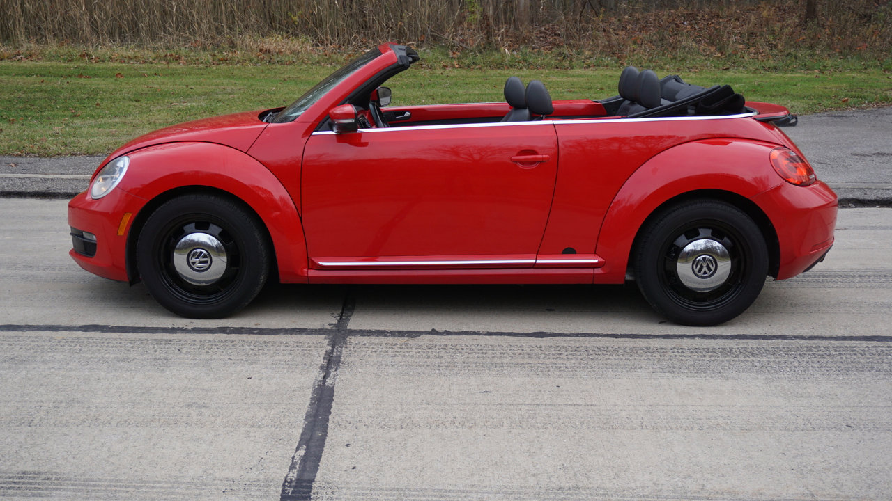 Used 2014 Volkswagen Beetle 2.5 image 2