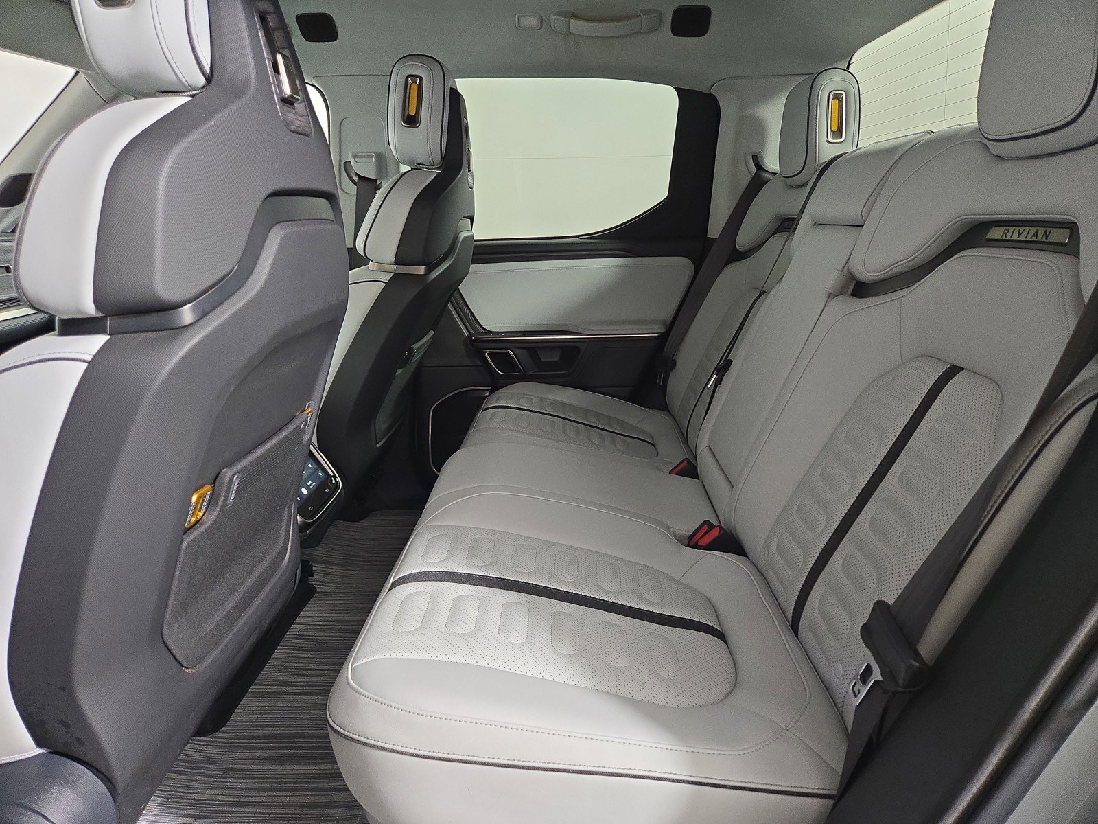 Used 2022 Rivian R1T Adventure image 21