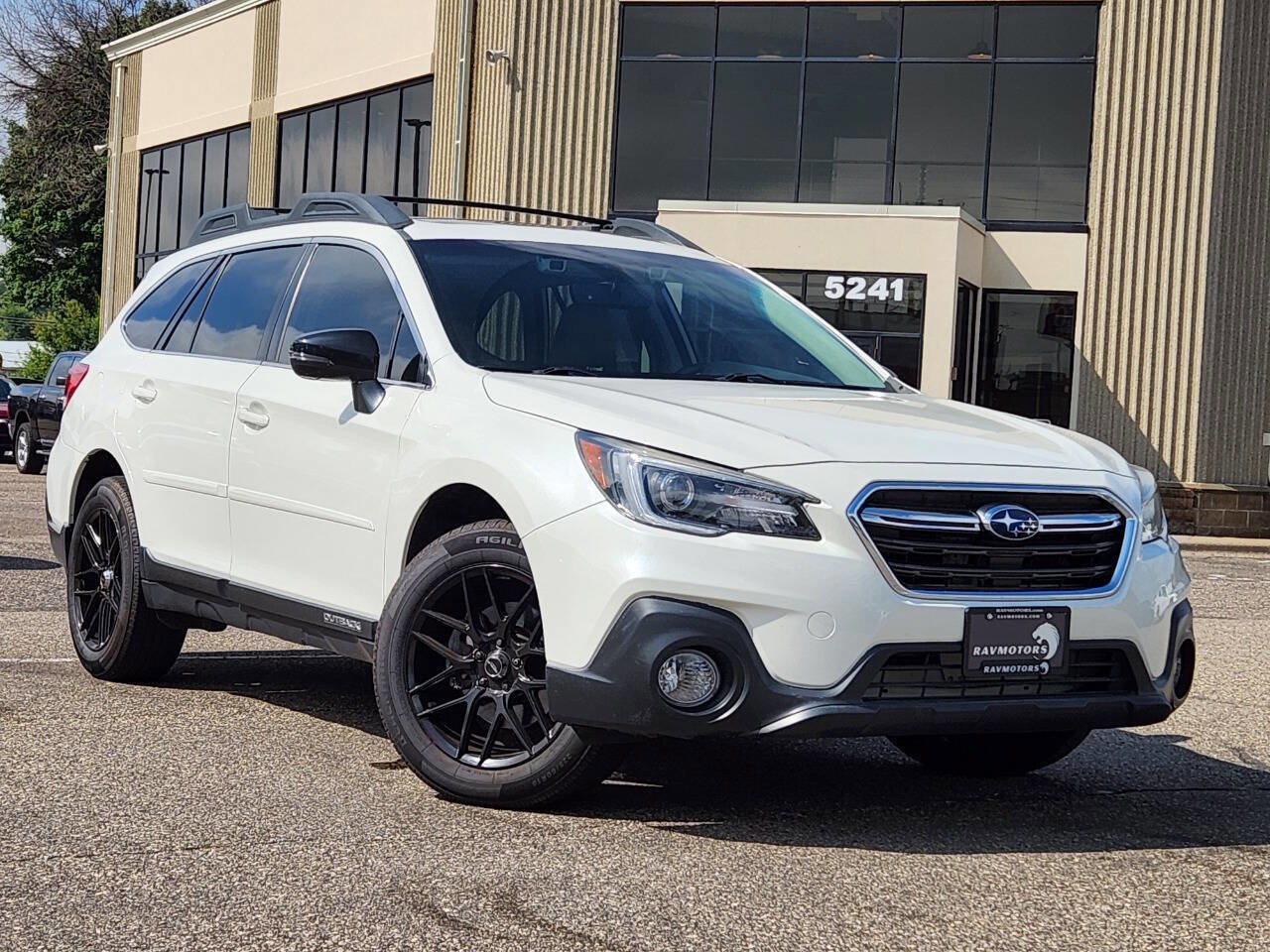 Used 2018 Subaru Outback 3.6R Limited image 34