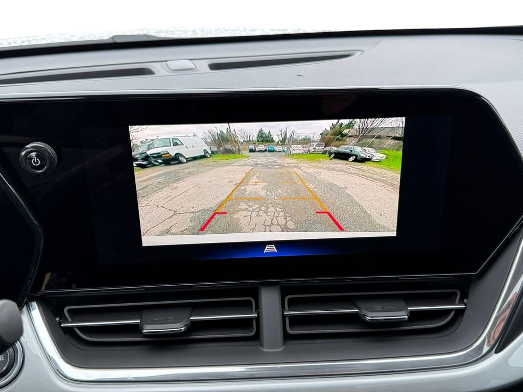 New 2026 Chevrolet Trax LT w/ Sunroof Package image 15