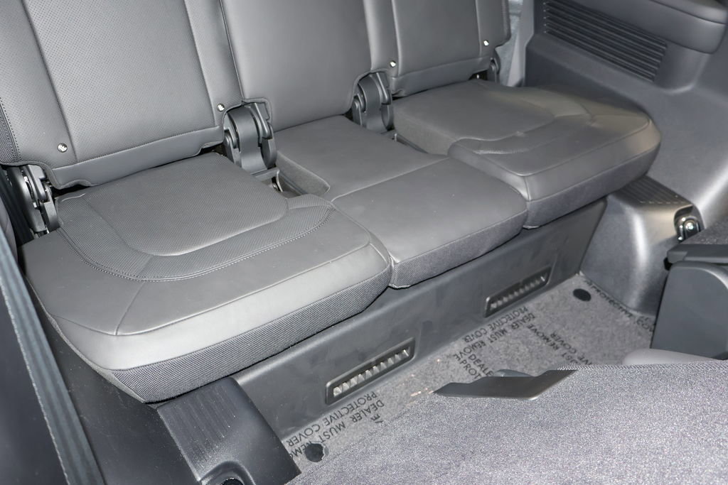 Used 2025 Land Rover Defender 130 V8 image 52