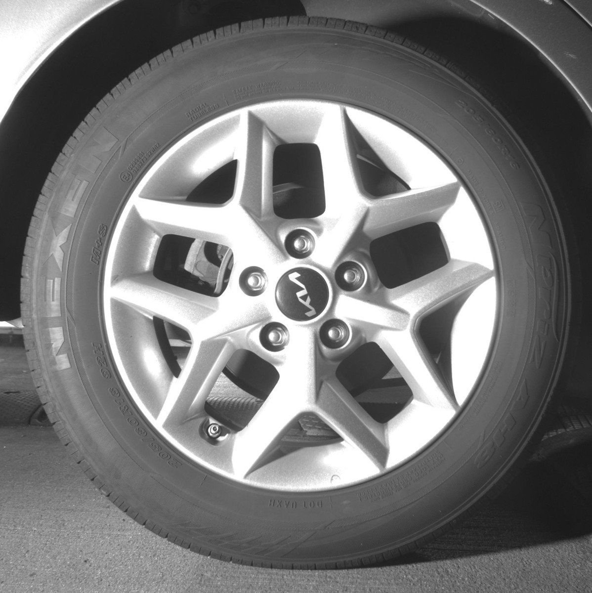 Used 2025 Kia Soul LX w/ LX Technology Package FWD image 15