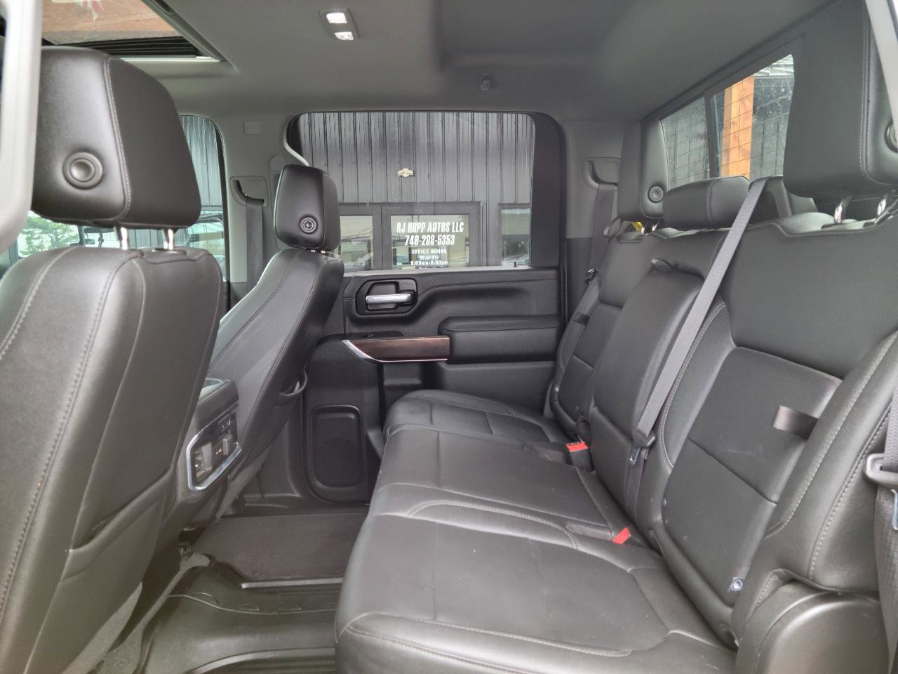 Used 2021 GMC Sierra 3500 SLT w/ SLT Preferred Package image 16