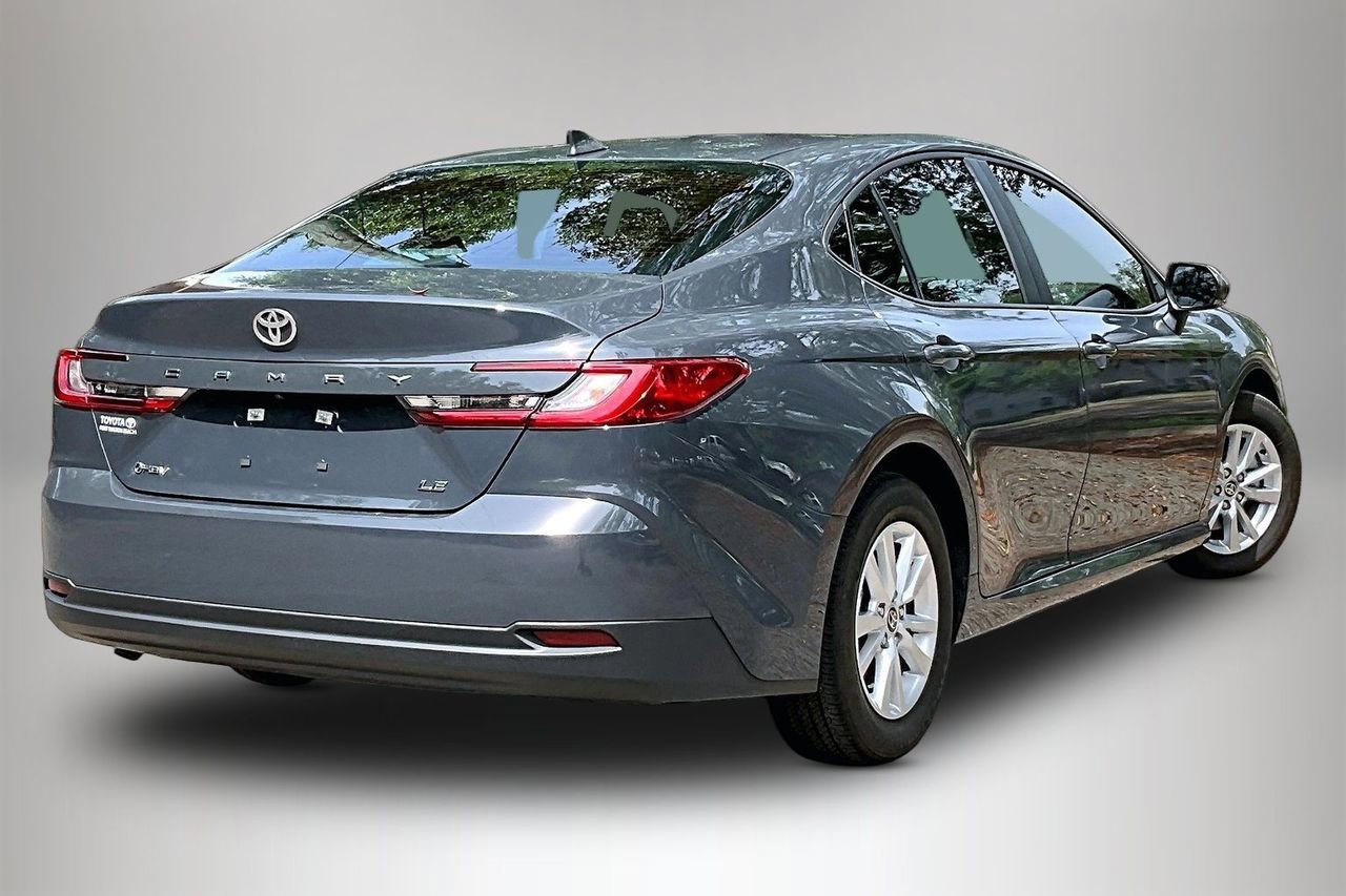 Used 2025 Toyota Camry LE FWD image 5