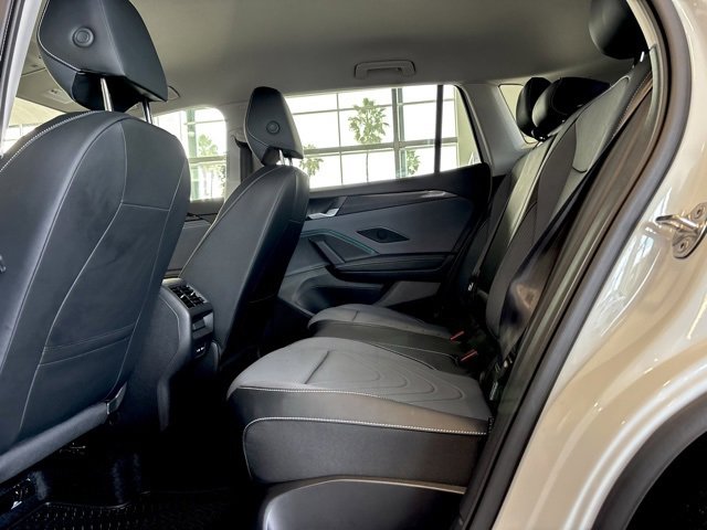 Used 2025 Volkswagen Tiguan SE image 30