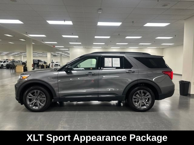 Used 2023 Ford Explorer XLT w/ Equipment Group 202A AWD/4WD image 4