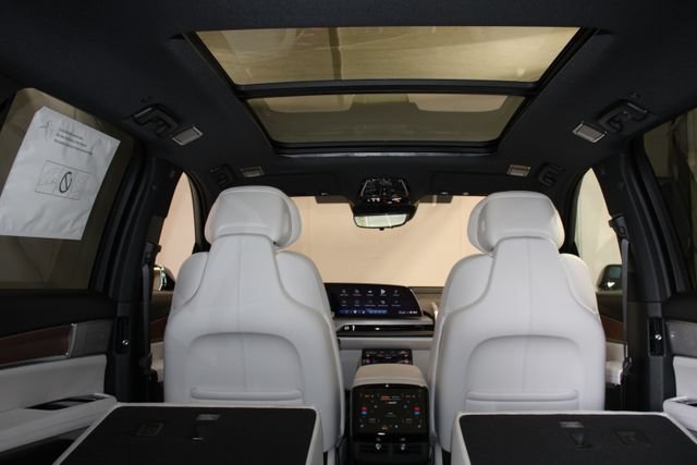 New 2027 Cadillac Vistiq Luxury AWD/4WD image 39