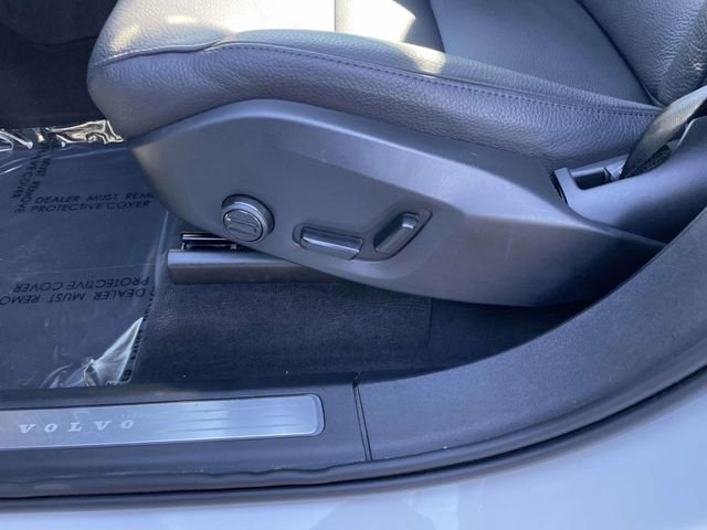 Used 2025 Volvo XC90 B6 Plus image 12