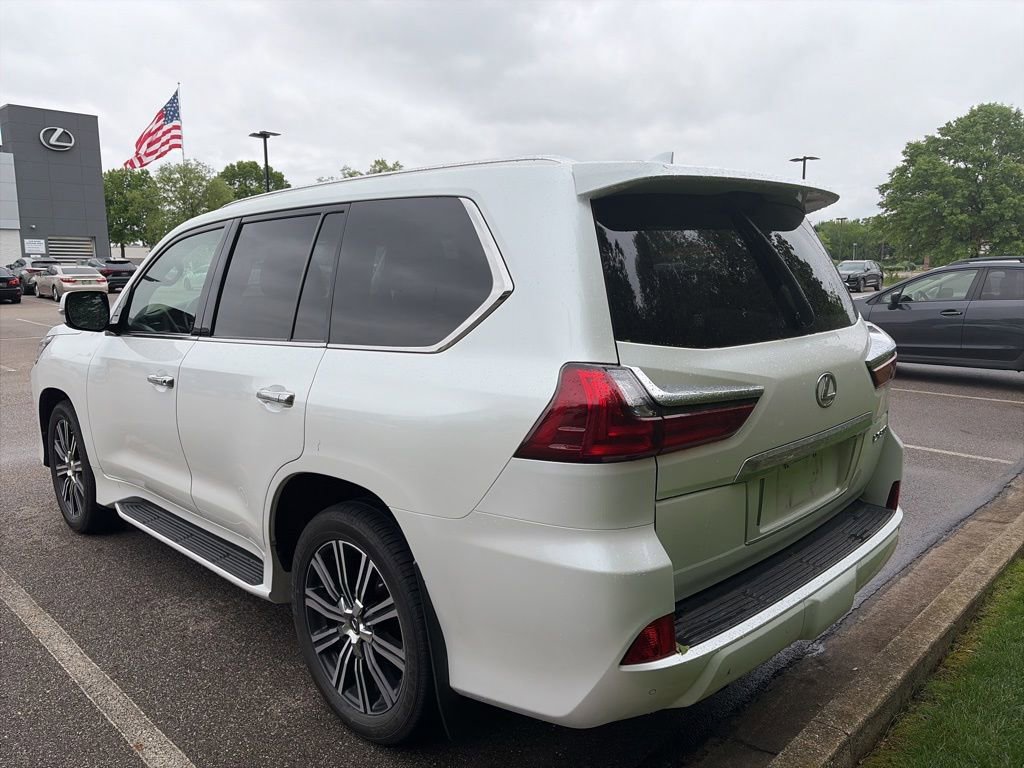 Used 2020 Lexus LX 570 4WD w/ Luxury Package image 8