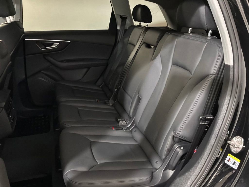 Used 2023 Audi Q7 3.0T Premium w/ Convenience Package AWD/4WD image 19