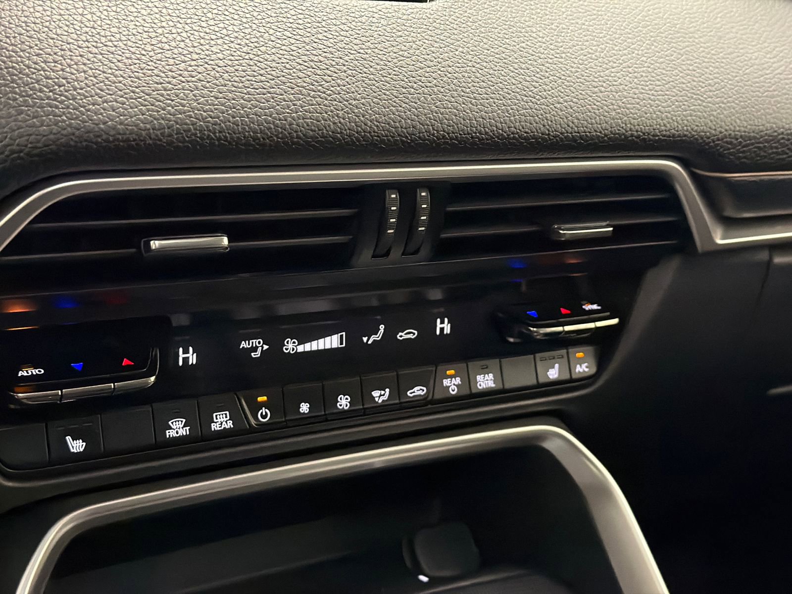 Used 2025 MAZDA CX-90 3.3 Turbo w/ Preferred Package image 30