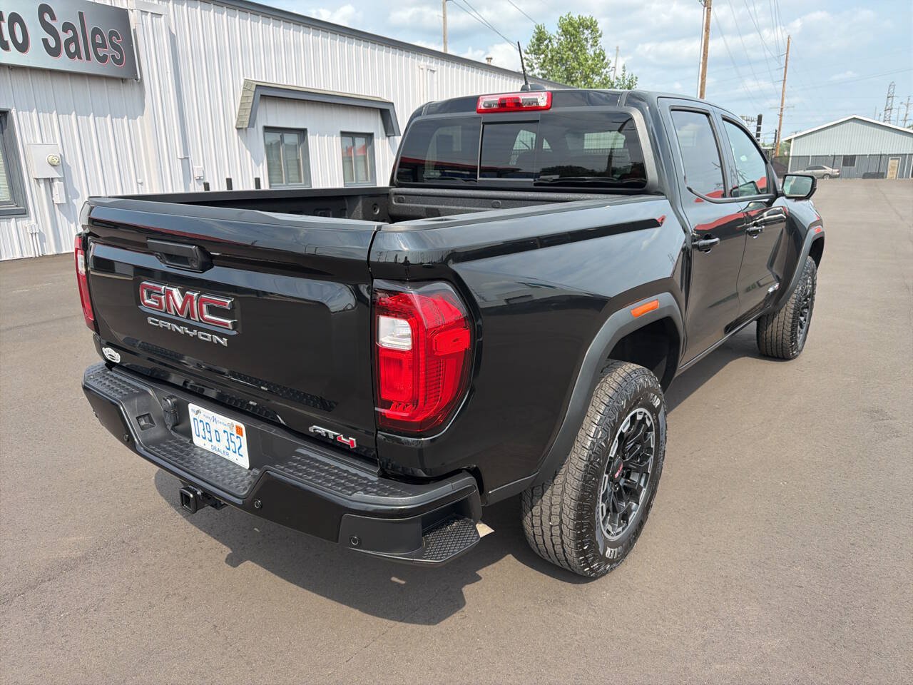 Used 2026 GMC Canyon AT4 w/ Technology Plus Package AWD/4WD image 11