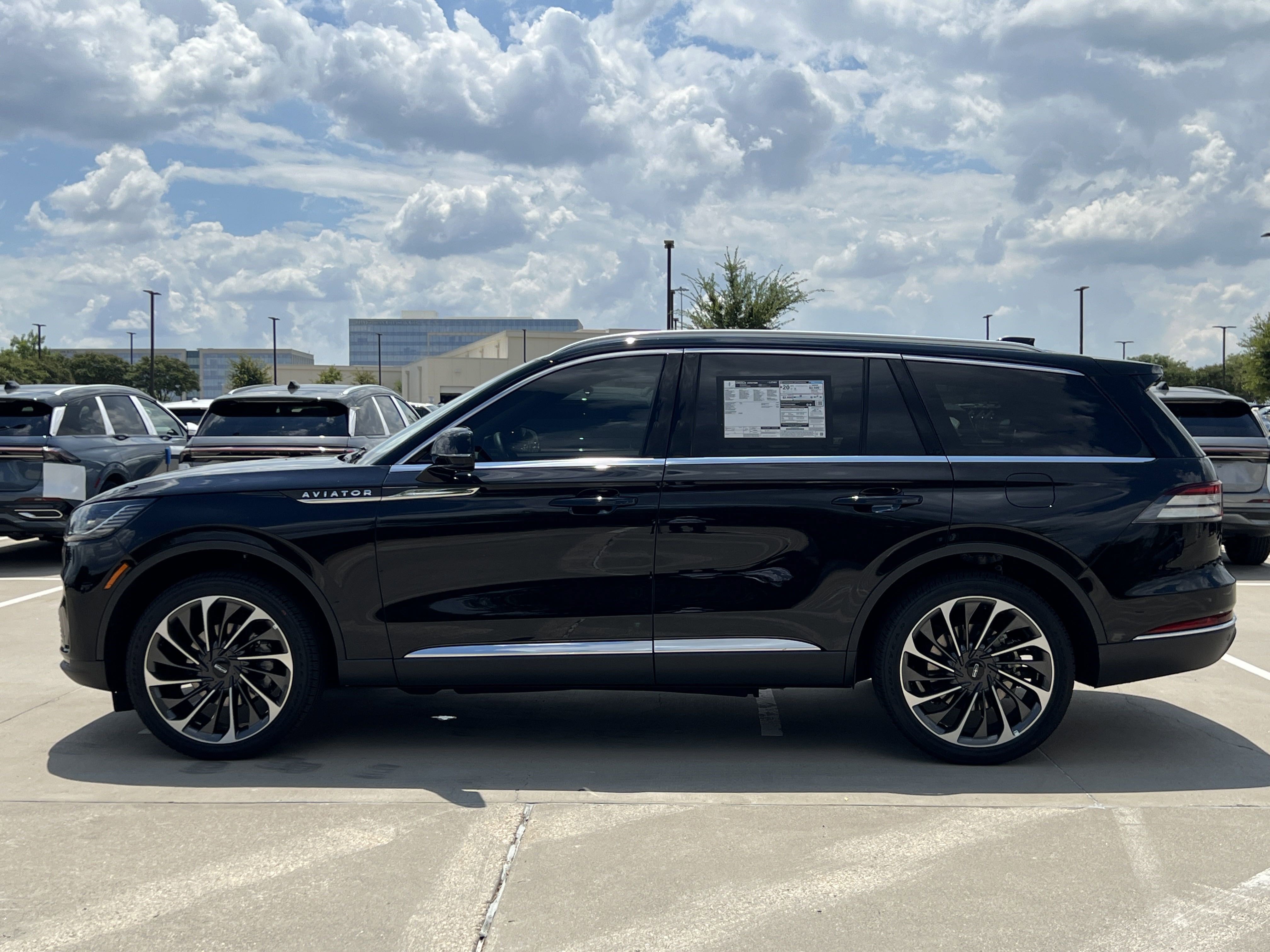 New 2025 Lincoln Aviator Reserve w/ Equipment Group 201A image 4