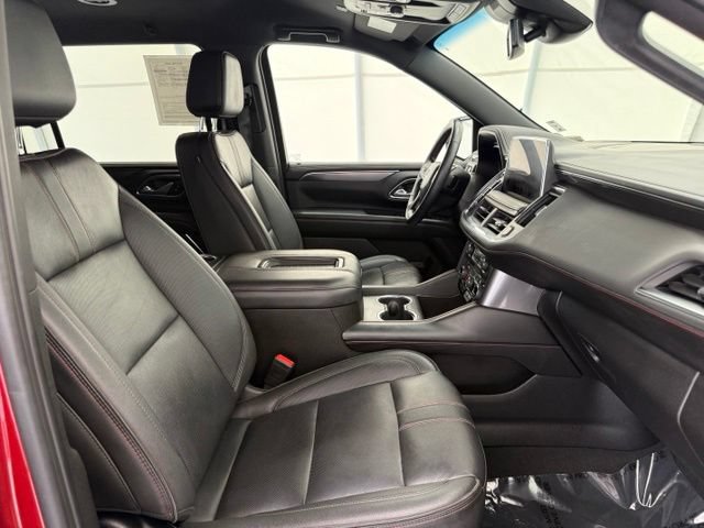 Used 2024 Chevrolet Suburban RST w/ Luxury Package AWD/4WD image 24