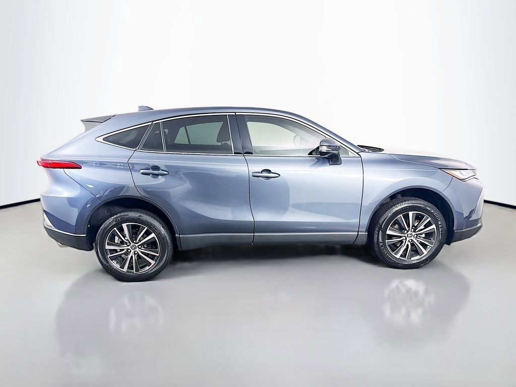 Used 2023 Toyota Venza LE AWD/4WD image 4