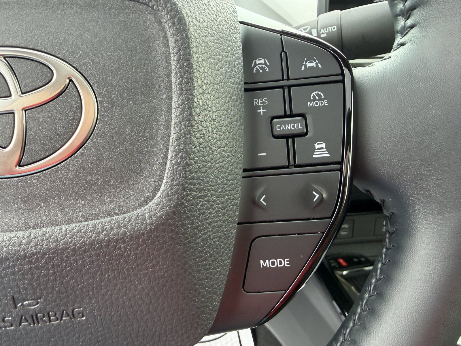 Used 2024 Toyota Prius XLE AWD/4WD image 16
